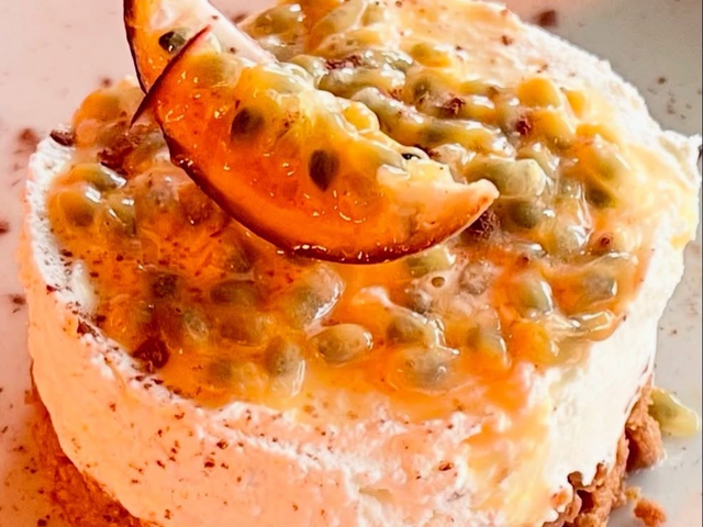 Restaurant L'Entre Nous cheesecake fruit de la passion maison