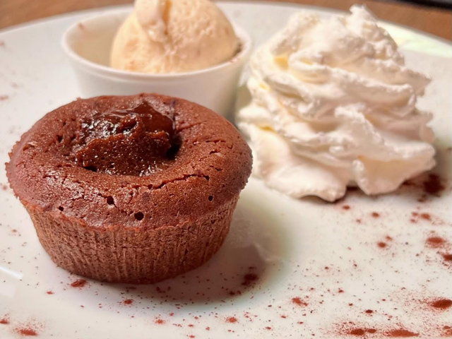 Restaurant L'Entre Nous fondant chocolat maison glace vanille chantilly