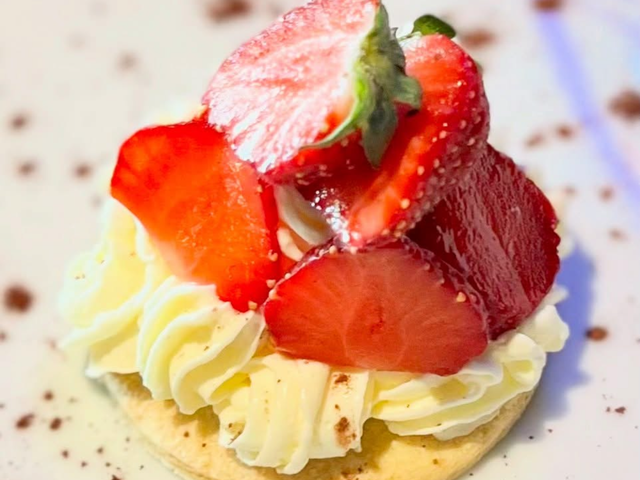 Restaurant L'Entre Nous tartelette fraise revisitée maison